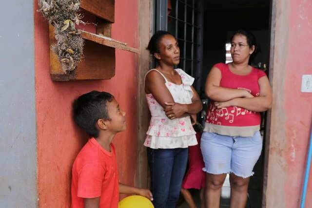 Na periferia, &aacute;lcool &eacute; luxo e quarentena &eacute; feita com &aacute;gua, sab&atilde;o e muita ora&ccedil;&atilde;o 