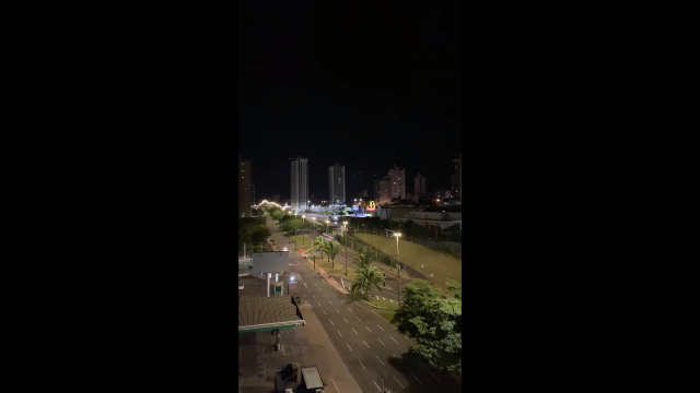 Leitores registram de casa como foi noite do toque de recolher na Capital 
