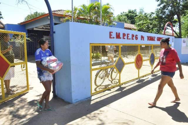 Kits merenda come&ccedil;am a ser entregues a fam&iacute;lias de 20 mil alunos