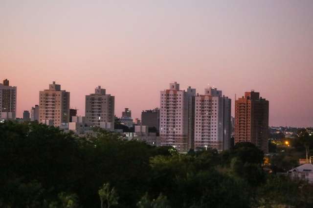 M&aacute;xima &eacute; de 35&deg;C em MS e chuva vem isolada &agrave; tarde, se vier, diz Inmet