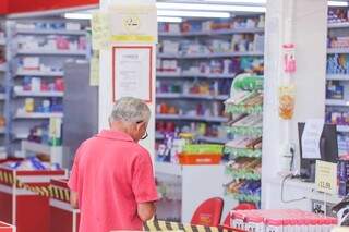 Farmácias e postos começam a montar estrutura para campanha de vacinação Farmácias e postos começam a montar estrutura para campanha de vacinação