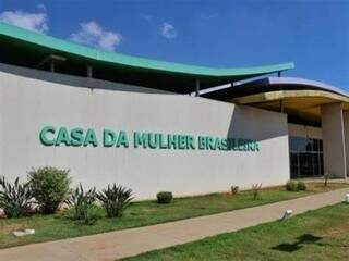 Com toque de recolher, den&uacute;ncias de viol&ecirc;ncia dom&eacute;stica caem 41%