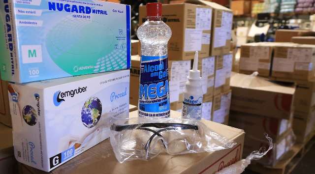 &Aacute;lcool 70 e equipamentos de prote&ccedil;&atilde;o s&atilde;o distribu&iacute;dos &agrave;s cidades e &agrave; Ceasa