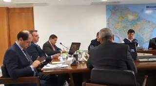 Renegociação de dívidas foi discutida durante videoconferência com o presidente Jair Bolsonaro, ao centro, no lado esquerdo da foto. (Foto: Reprodução Twitter)