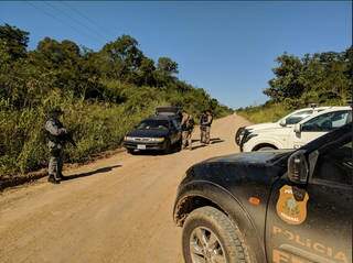 Militares e PF fecham trilha clandestina na fronteira com a Bol&iacute;via