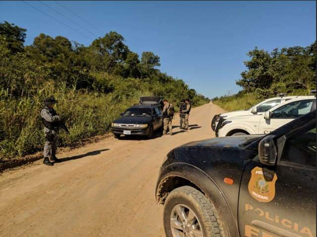 Militares e PF fecham trilha clandestina na fronteira com a Bol&iacute;via