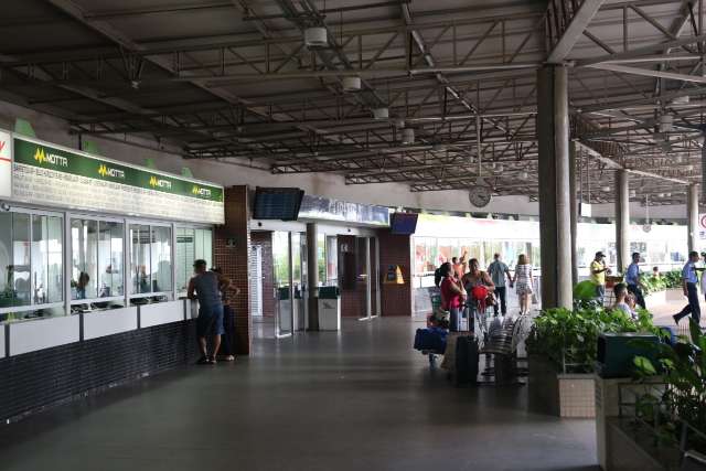 Servidores fiscalizam transporte clandestino de passageiros durante pandemia