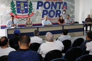 Prefeito admite reduzir regras e liberar com&eacute;rcio se v&iacute;rus n&atilde;o se espalhar