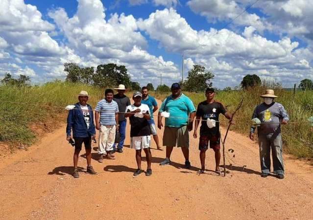 Contra presen&ccedil;a de v&iacute;rus, &iacute;ndios fecham entrada de aldeia
