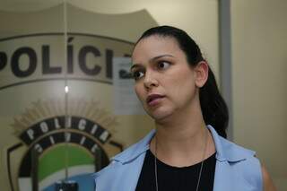 Delegada Jenifer Estevam, responsável pela prisão em flagrante do suspeito na Capital. (Foto: Kisie Ainoã) 