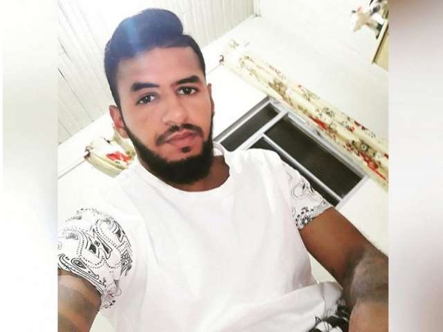 Motociclista morre depois de atingir placa de tr&acirc;nsito