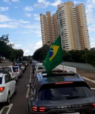 Marquinhos gasta inglês em apelo para manter "lockdown"