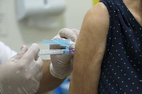 Em dois dias, vacinas contra a gripe esgotam em clínicas particulares