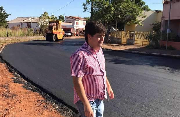 Prefeito revoga &quot;quarentena&rdquo; horas ap&oacute;s restaurante do pai descumprir regras