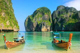 A famosa praia Maya Bay, da ilha de Ko Phi Phi Leh, na Tailândia, cenário do filme “A Praia” com Leonardo Di Caprio (Foto: Reprodução)