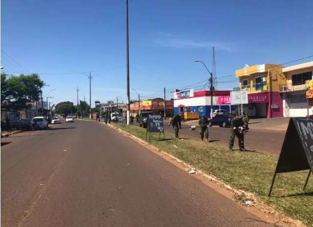 Paraguai veta circula&ccedil;&atilde;o de ve&iacute;culos em estradas e suspende transporte p&uacute;blico