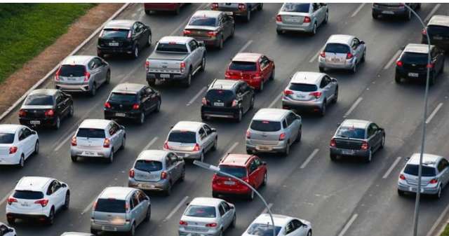 Com atendimentos suspensos, multas do Detran podem ser pagas por aplicativos
