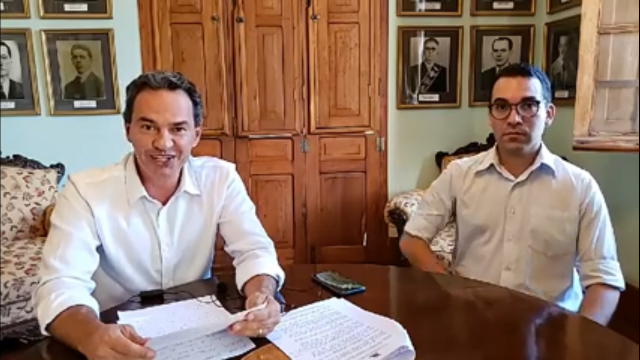 Revelações: prefeito diz que "até" lavou louça em casa