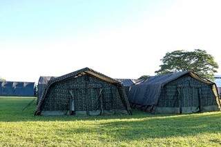 Segundo edital, cada barraca tem 48 m² e comporta até oito leitos (Foto: Divulgação/CMO)