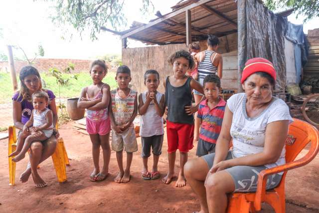 Veja como m&atilde;es e av&oacute;s chefes de fam&iacute;lia podem receber aux&iacute;lio &quot;dobrado&quot; da Uni&atilde;o