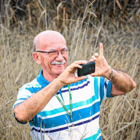 Sim&atilde;o trocou o comando do carro, e em v&iacute;deo mostra filosofia de vida