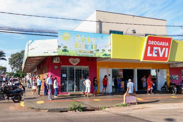 Vacinas se esgotam e nova remessa &ldquo;s&oacute; semana que vem&rdquo;