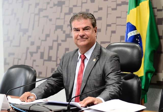 Nelsinho defende Mandetta no cargo e diz que Bolsonaro comete equ&iacute;vocos