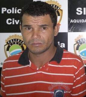 Reinaldo Dei Carpes, quando foi preso por um homicídio cometido em 2012. (Foto: O Pantaneiro)