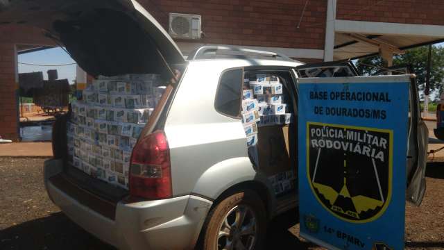 Em fuga, contrabandista &eacute; preso com ve&iacute;culo abarrotado de cigarros do Paraguai 