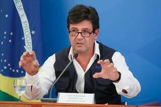 Ministro durante uma de suas coletivas de imprensa sobre a pandemia do coronavírus no país. (Foto: Isac Nóbrega/PR/ReproduçãoAGazeta) )