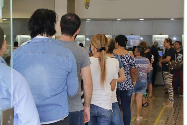 Ap&oacute;s den&uacute;ncias de aglomera&ccedil;&atilde;o, ag&ecirc;ncia &eacute; autuada na Afonso Pena