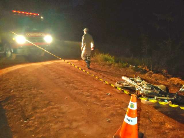 Motociclista de 19 anos morre ao bater de frente com trator na MS-170