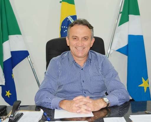 Ex-prefeito &eacute; condenado a devolver R$ 430 mil por contratos sem licita&ccedil;&atilde;o