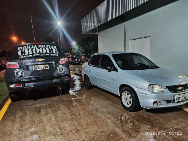 Ladr&otilde;es invadem casas, furtam escrit&oacute;rio  e s&atilde;o presos ap&oacute;s arrast&atilde;o