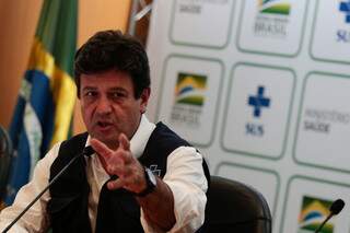 Ministro da Saúde, Luiz Henrique Mandetta, durante coletiva de imprensa (Foto: Marcello Casal Jr/Agência Brasil)