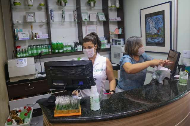 Demanda de hospitais atrasa remessa de testes r&aacute;pidos &agrave; rede privada em MS