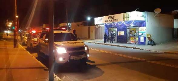 Em 1 noite, 31 locais s&atilde;o fechados durante toque de recolher