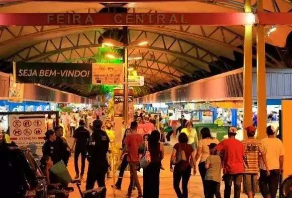 Feirona reabre s&aacute;bado obrigada a medir temperatura de consumidores na entrada