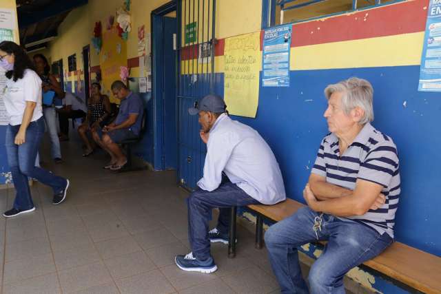 Na busca por aux&iacute;lio emergencial, o retrato de quem vive a incerteza do dinheiro