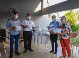 Prefeitura recebe doação de máscaras de igreja local para distribuição (Foto: Divulgação)