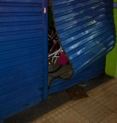 Grupo arromba porta de loja e furta bicicletas avaliadas em R$ 8 mil