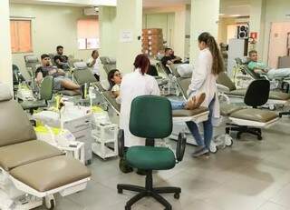 Sala de coleta de sangue no Hemosul de Campo Grande (Foto: Henrique Kawaminami/Arquivo)