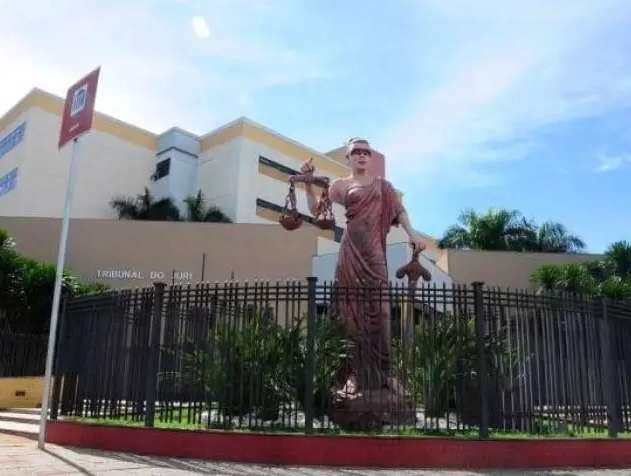 Justi&ccedil;a decide indenizar mulher que teve a casa vendida sem saber