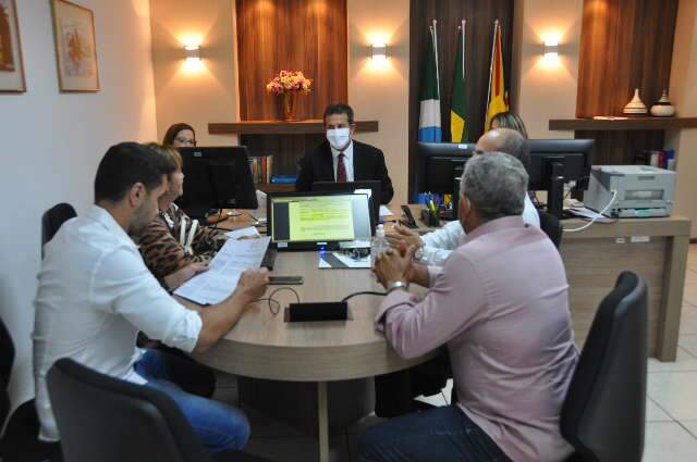 Acordo &eacute; primeiro a embasar redu&ccedil;&otilde;es de jornada e sal&aacute;rios em MS