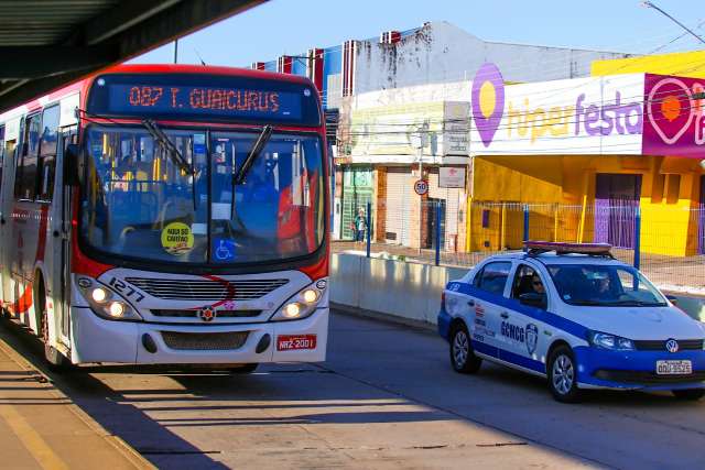 Transporte coletivo tem linhas reduzidas hoje e no Domingo de P&aacute;scoa 