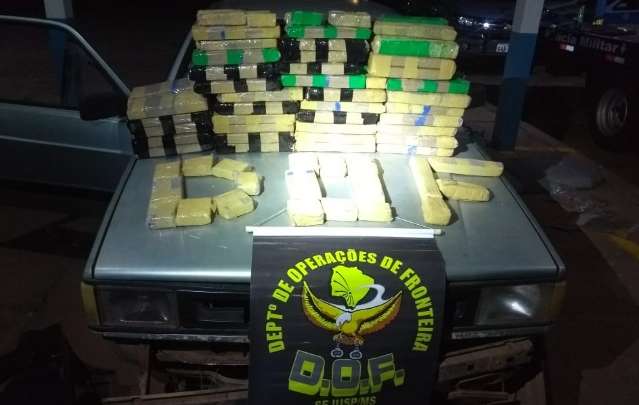 DOF prende cinco traficantes flagrados com 95 quilos de maconha na MS-289