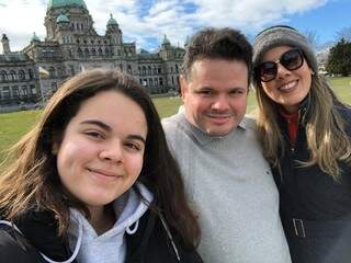 Dijane e a família mudaram para Vancouver em maio de 2016. (Foto: Arquivo Pessoal)