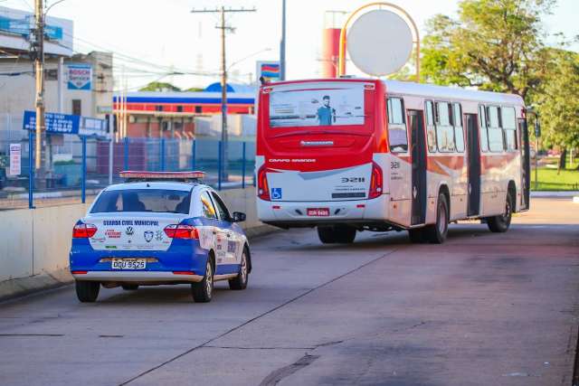 Na Capital, transporte coletivo circula at&eacute; &agrave;s 18h neste s&aacute;bado