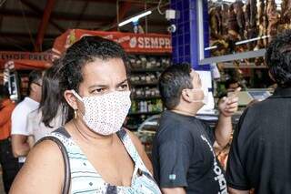 Fam&iacute;lias programam churrasco, mas com menos gente e &quot;regado&quot; a &aacute;lcool em gel