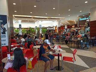 Praça da alimentação do Shopping Campo Grande (Foto: Arquivo)